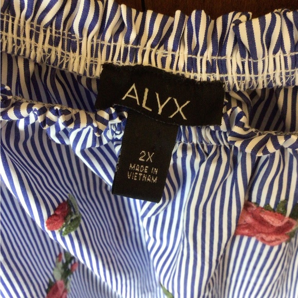 Women’s 2X Aylx blue & white striped bell sleeve top with florals - Picture 2 of 8